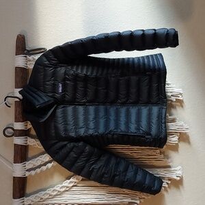 Patagonia Women's Black Down Jacket Small.